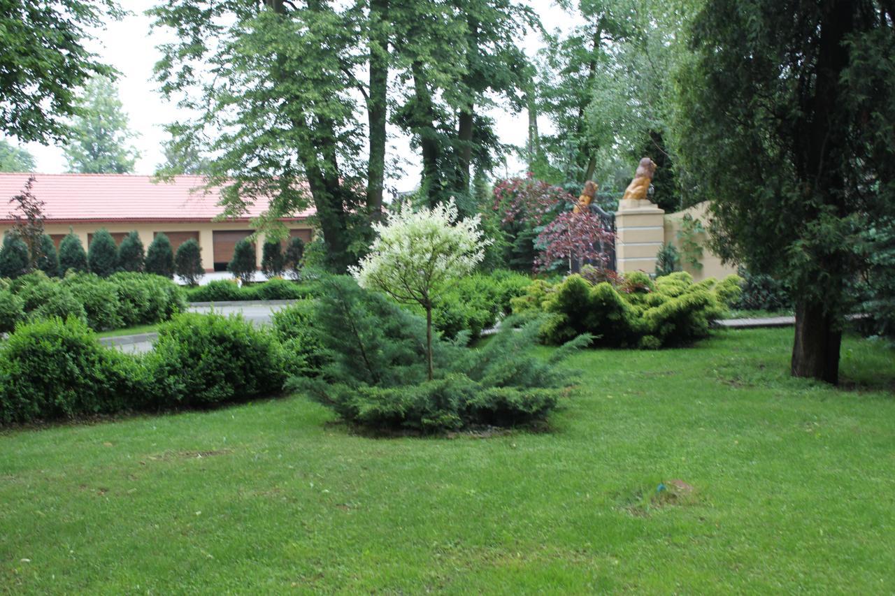 Palac Ogrodowa Tarnowskie Góry Esterno foto