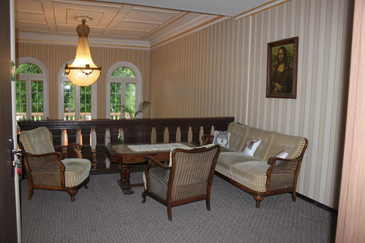 Palac Ogrodowa Tarnowskie Góry Esterno foto