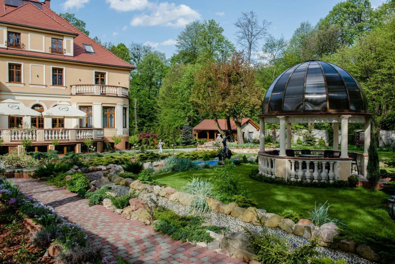 Palac Ogrodowa Tarnowskie Góry Esterno foto